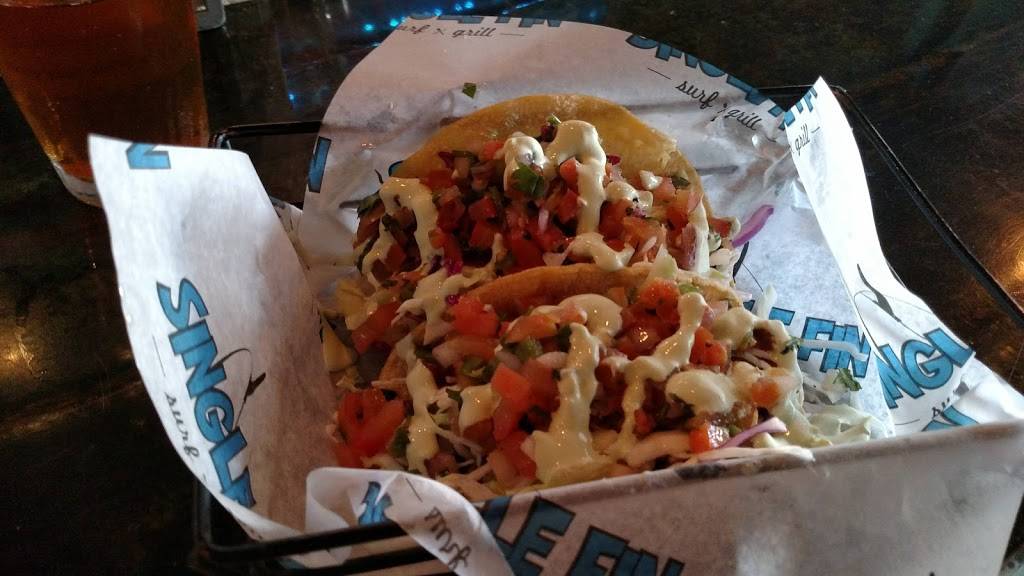 Single Fin Surf Grill | restaurant | 3844 Mission Blvd, San Diego, CA 92109, USA | 8583526611 OR +1 858-352-6611