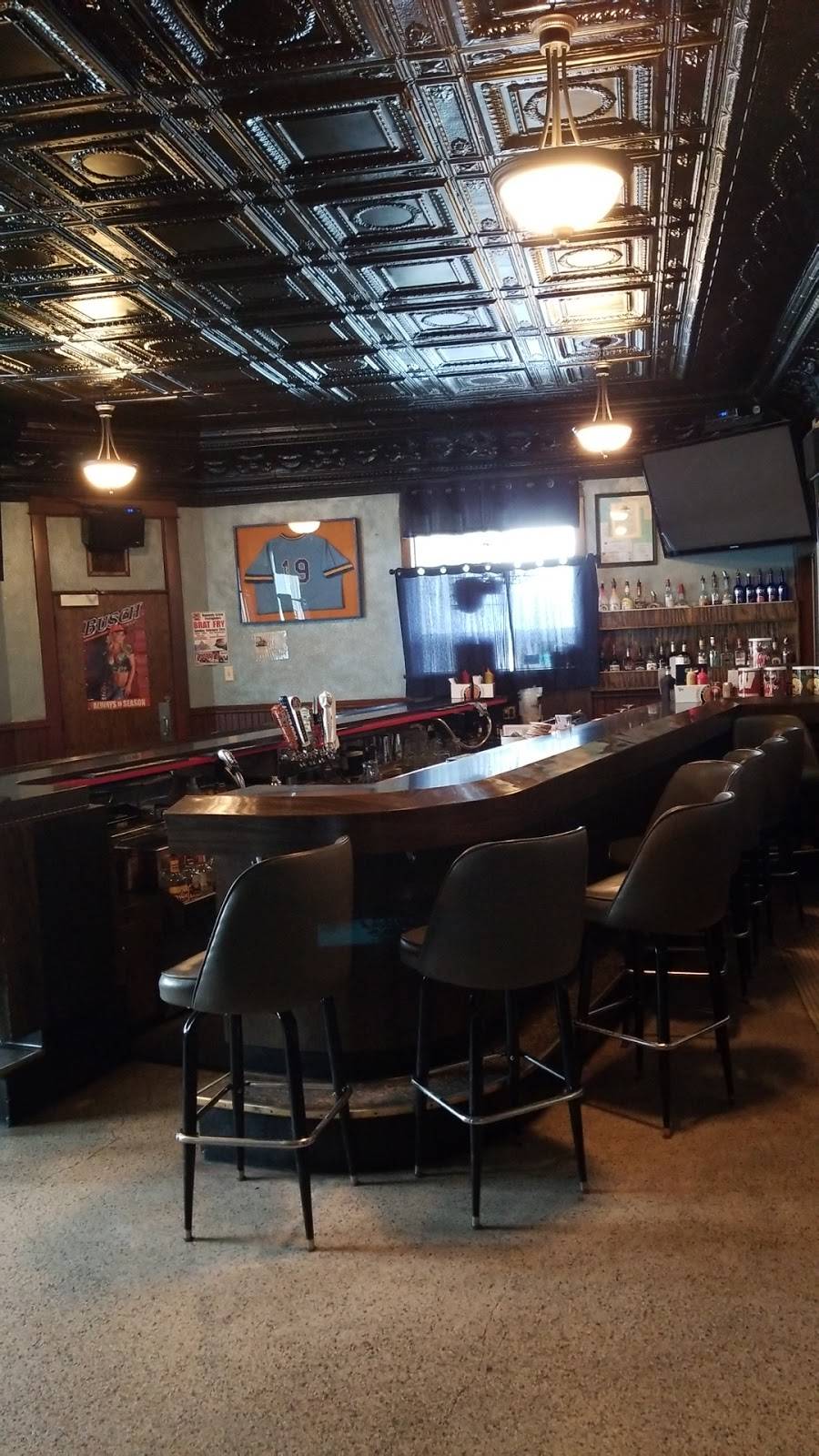 Bummys Haus | restaurant | 1209 Millersville Ave, Howards Grove, WI 53083, USA | 9205652623 OR +1 920-565-2623