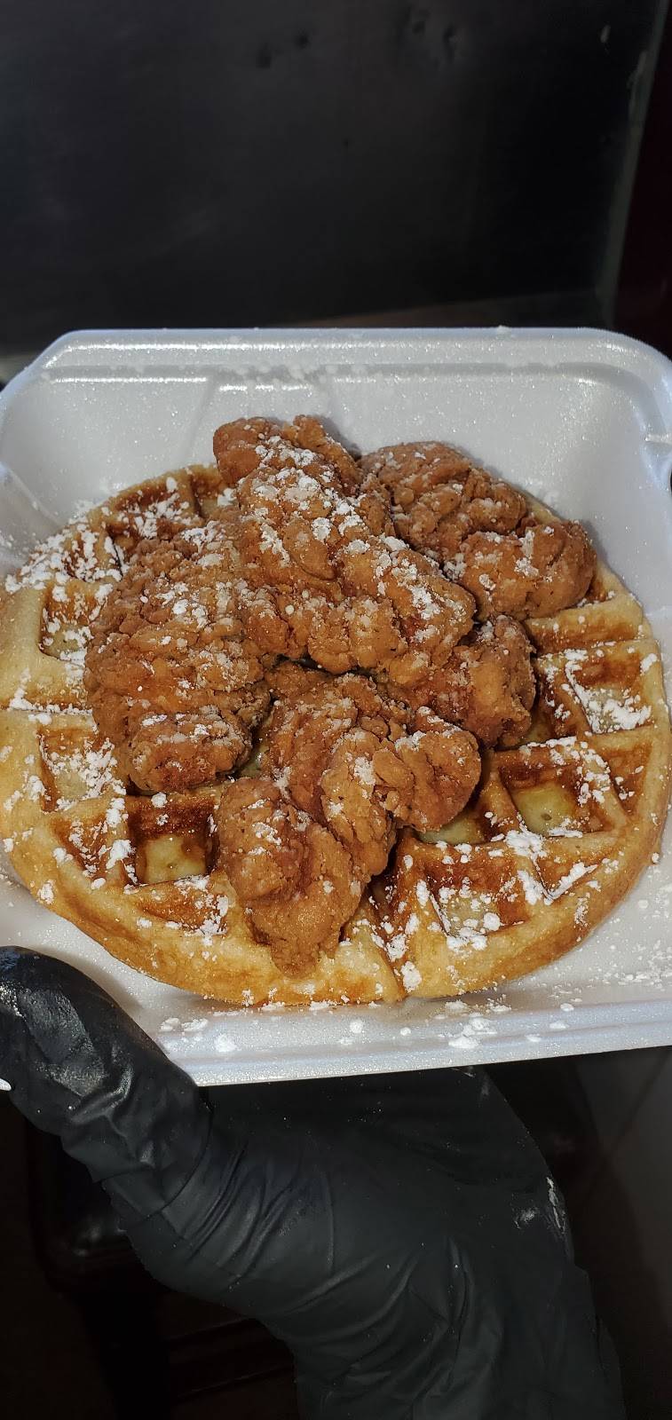 Eye Seafood | restaurant | 810 Cottage St, Springfield, MA 01104, USA | 4137508804 OR +1 413-750-8804