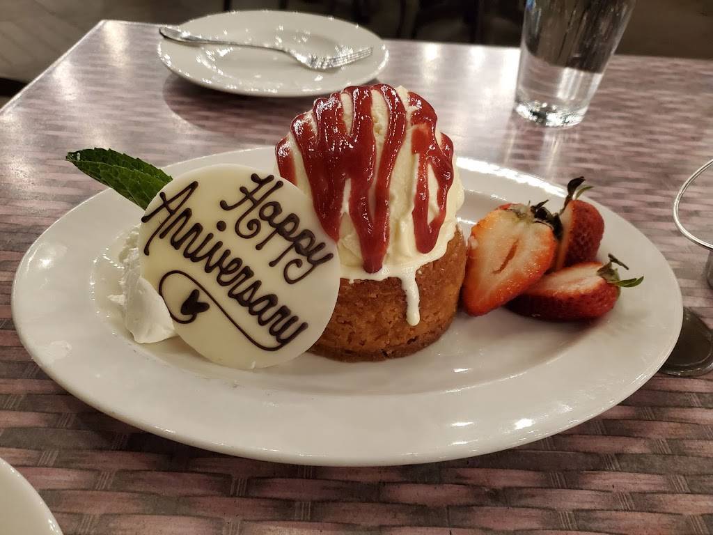 Ocean Blue Restaurant and Oyster Bar | restaurant | Landmarc Building, 118 Columbia St, Utica, NY 13502, USA | 3157352583 OR +1 315-735-2583