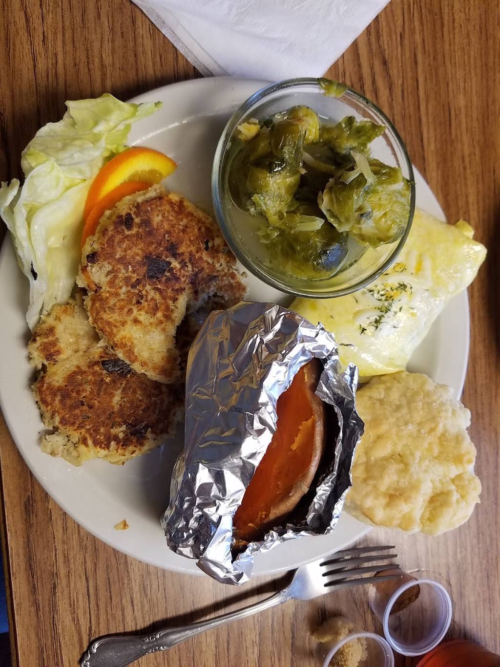 Town Square Cafe & Bakery | restaurant | 704 Veterans Memorial Dr, Tellico Plains, TN 37385, USA | 4232532200 OR +1 423-253-2200