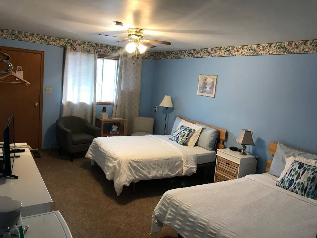 Shenstone Motor Inn | restaurant | 19745 ON-6, Wiarton, ON N0H 2T0, Canada | 5195341831 OR +1 519-534-1831