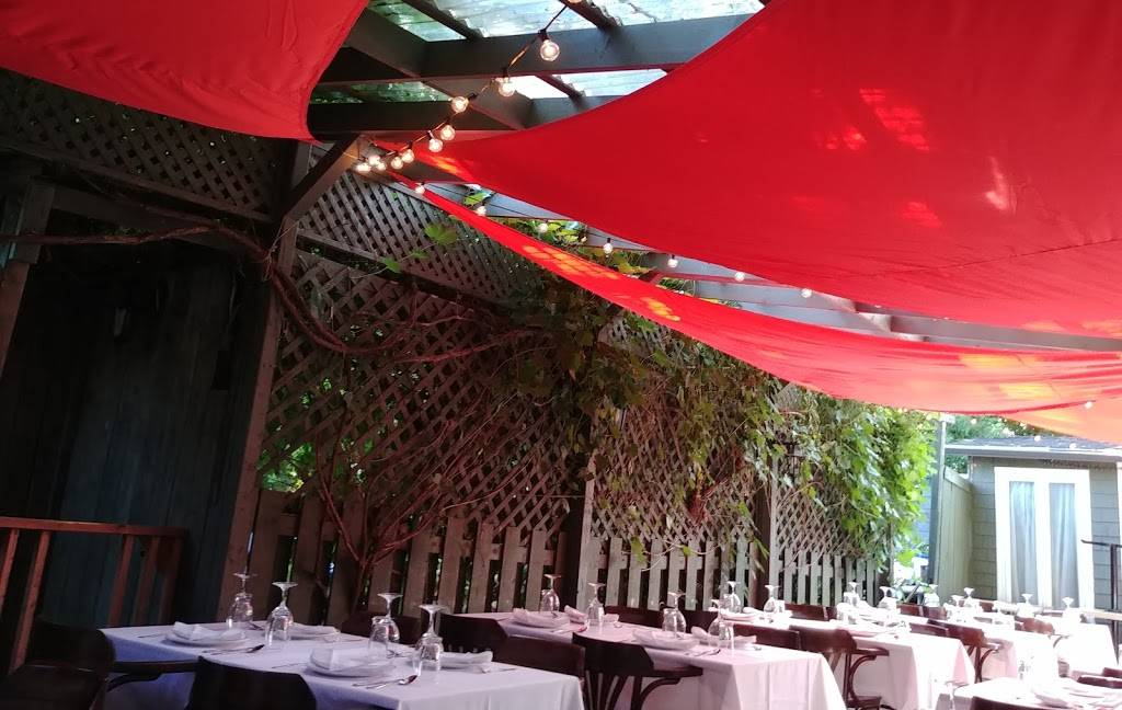 Restaurant Mont Liban | restaurant | 236 Rue Champlain, Saint-Jean-sur-Richelieu, QC J3B 6V8, Canada | 4503466636 OR +1 450-346-6636