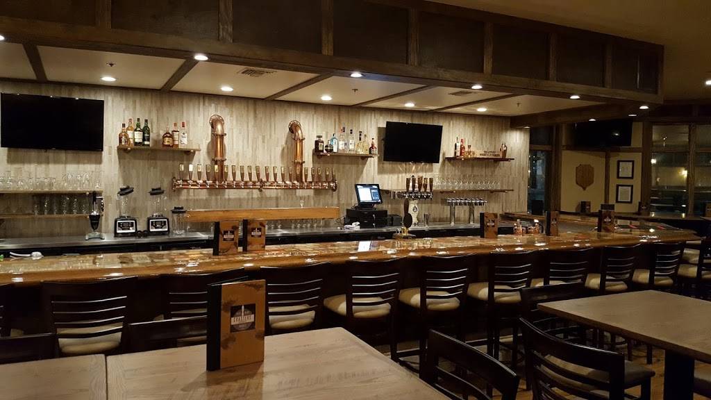 Coasters Taphouse | restaurant | 5675 N Atlantic Ave #122, Cocoa Beach, FL 32931, USA | 3216133041 OR +1 321-613-3041