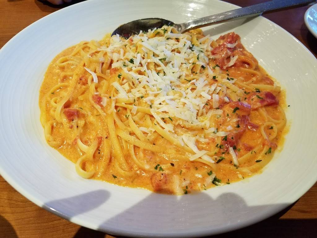 Oxfords Casual Dining | restaurant | 2 Millbury Blvd, Oxford, MA 01540, USA | 5089871567 OR +1 508-987-1567