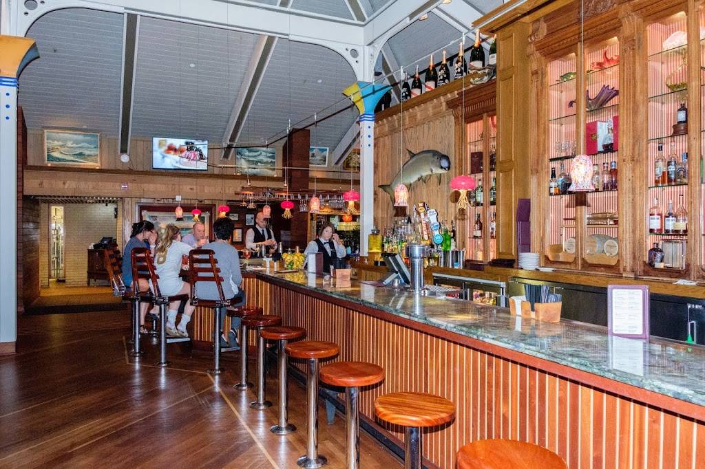 Johnnies Hideaway | restaurant | 12551 FL-535, Orlando, FL 32836, USA | 4078271111 OR +1 407-827-1111