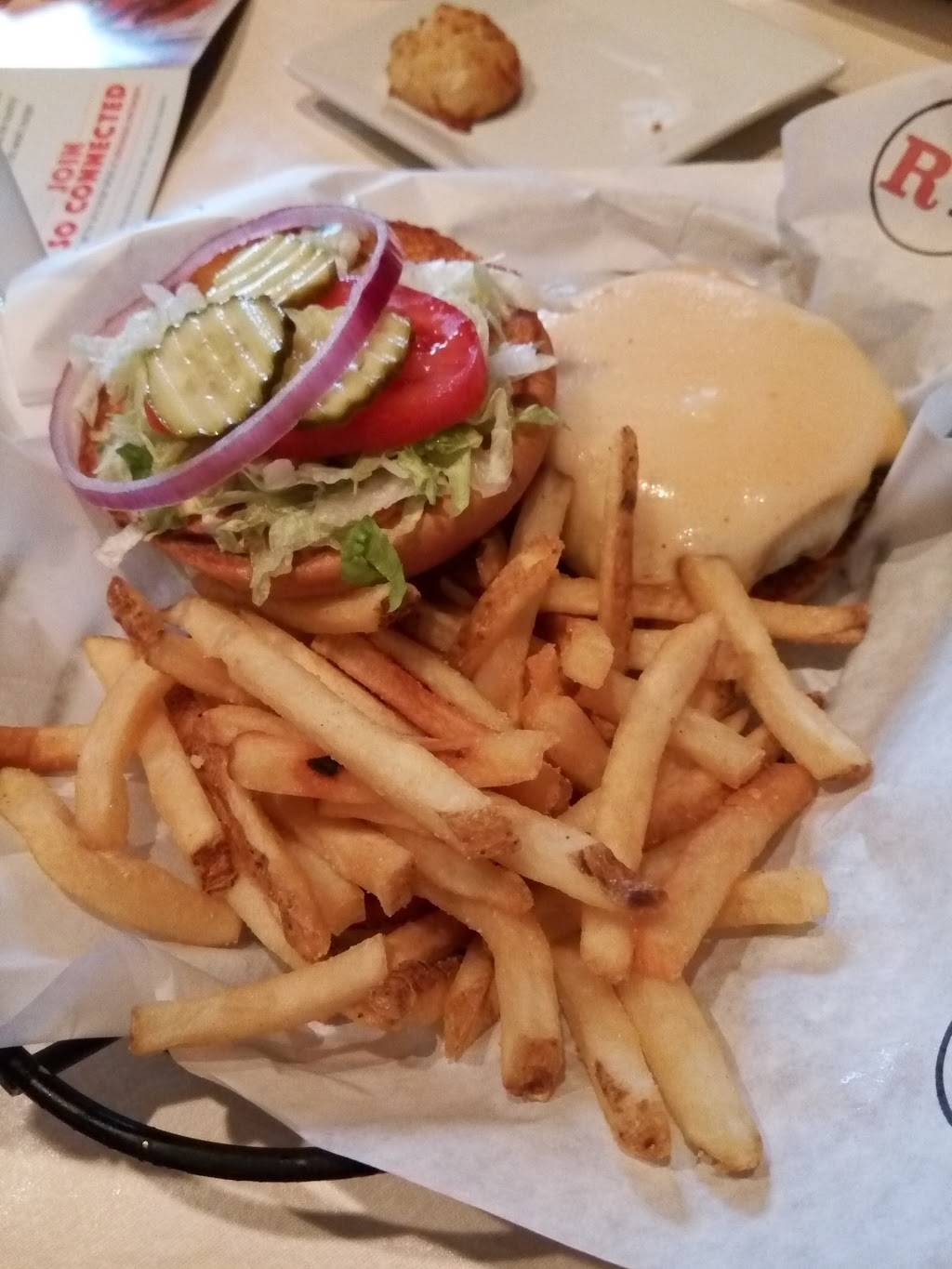 Ruby Tuesday | restaurant | 35500 Van Dyke Ave, Sterling Heights, MI 48312, USA | 5862641654 OR +1 586-264-1654