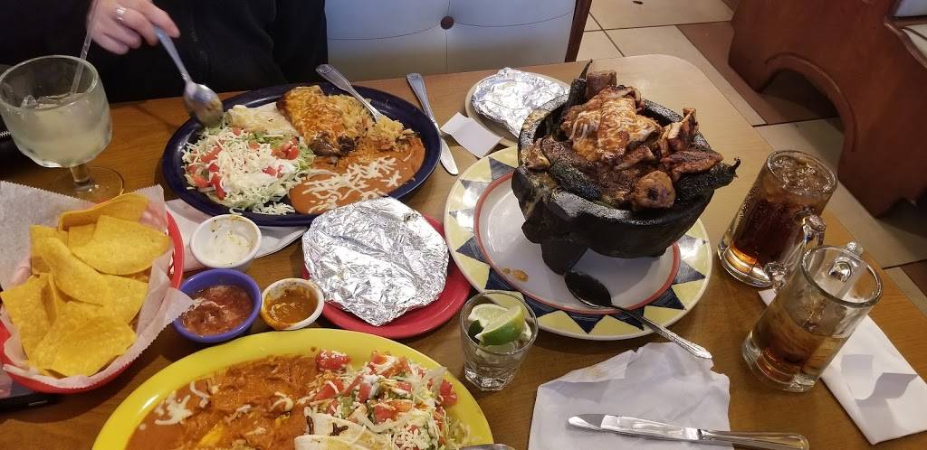 El Toro Mexican restaurant | restaurant | 4080 W Broadway Ave, Minneapolis, MN 55422, USA | 7635376822 OR +1 763-537-6822