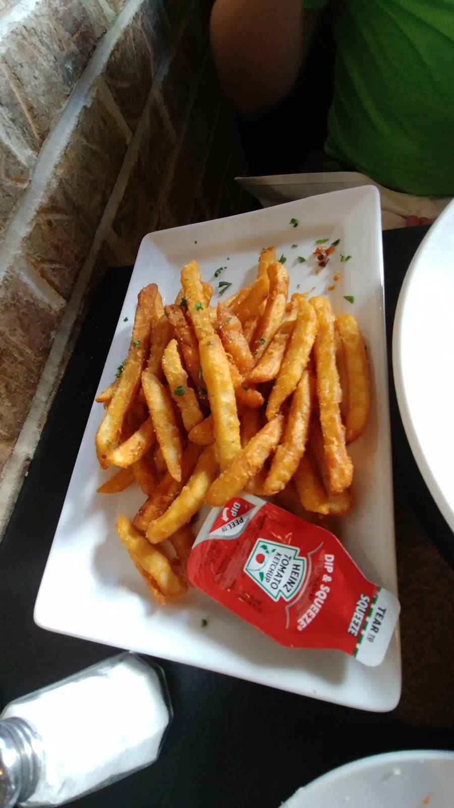 Ippolitos | restaurant | 350 Town Center Ave #103, Suwanee, GA 30024, USA | 6789854377 OR +1 678-985-4377