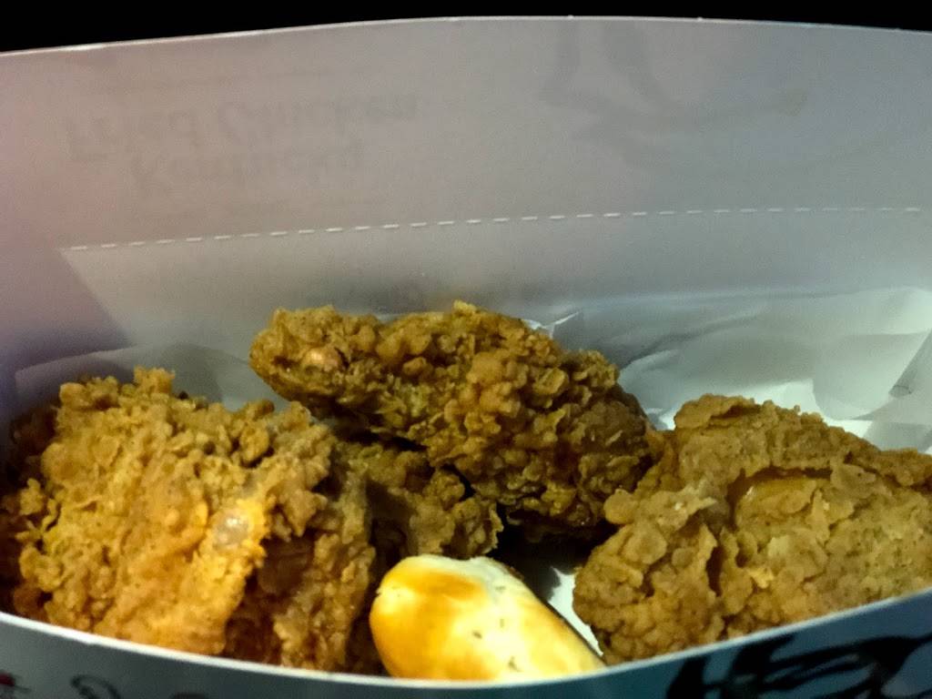 KFC | restaurant | 7909 Crestwood Blvd, Birmingham, AL 35210, USA | 2059567177 OR +1 205-956-7177