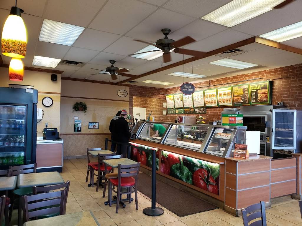 Subway | restaurant | Fallingbrook Shopping Centre, 1675 Tenth Line Rd #19, Orléans, ON K1E 3P6, Canada | 6138377827 OR +1 613-837-7827