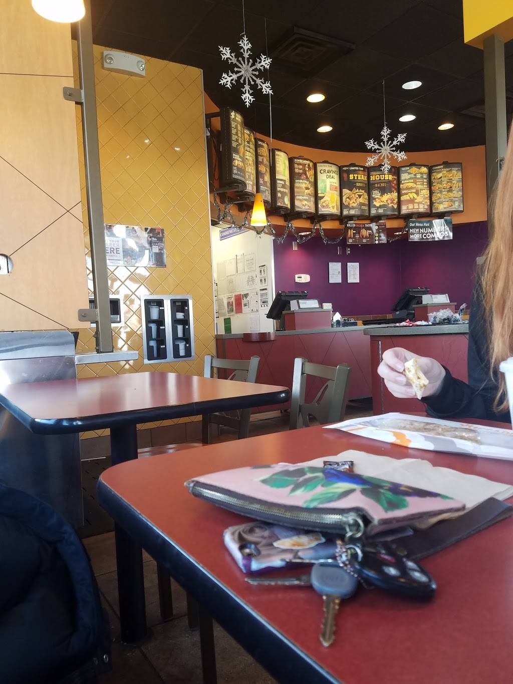 Taco Bell | meal takeaway | 6023 University Ave, Cedar Falls, IA 50613, USA | 3198590700 OR +1 319-859-0700