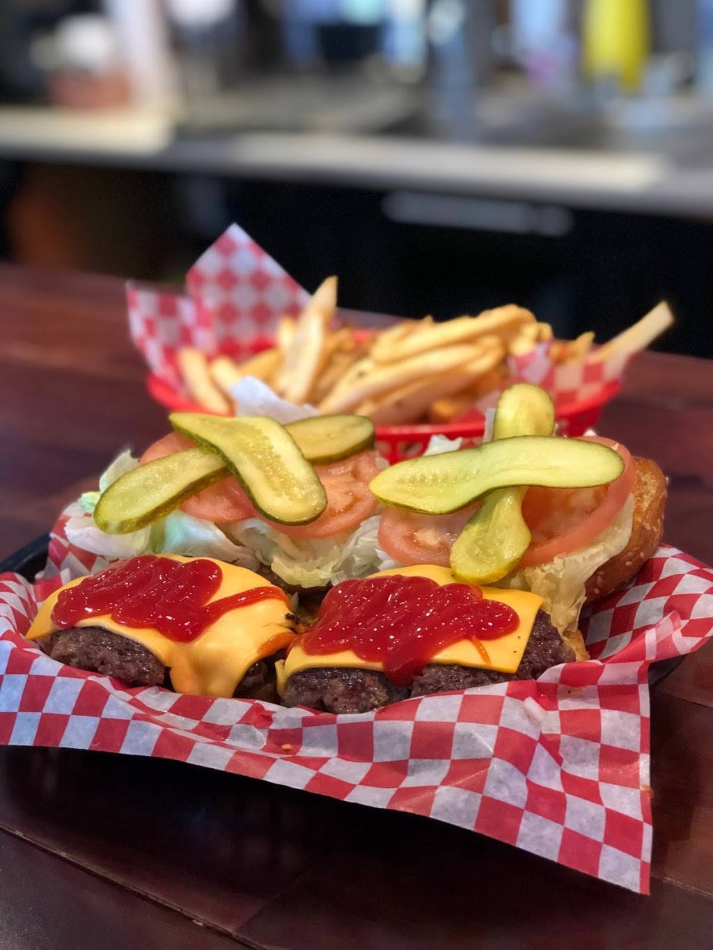 Woody Burger & Pizzeria | restaurant | 102 Ottawa St E, Havelock, ON K0L 1Z0, Canada | 7057781010 OR +1 705-778-1010