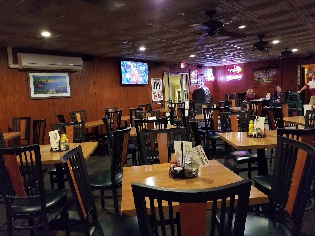 Schooners | restaurant | 810 E Grove St, Bloomington, IL 61701, USA | 3098296841 OR +1 309-829-6841