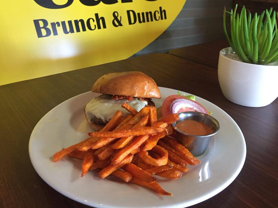 Cups cafe | restaurant | 3402, 77912 Country Club Dr, Palm Desert, CA 92211, USA | 7602000333 OR +1 760-200-0333