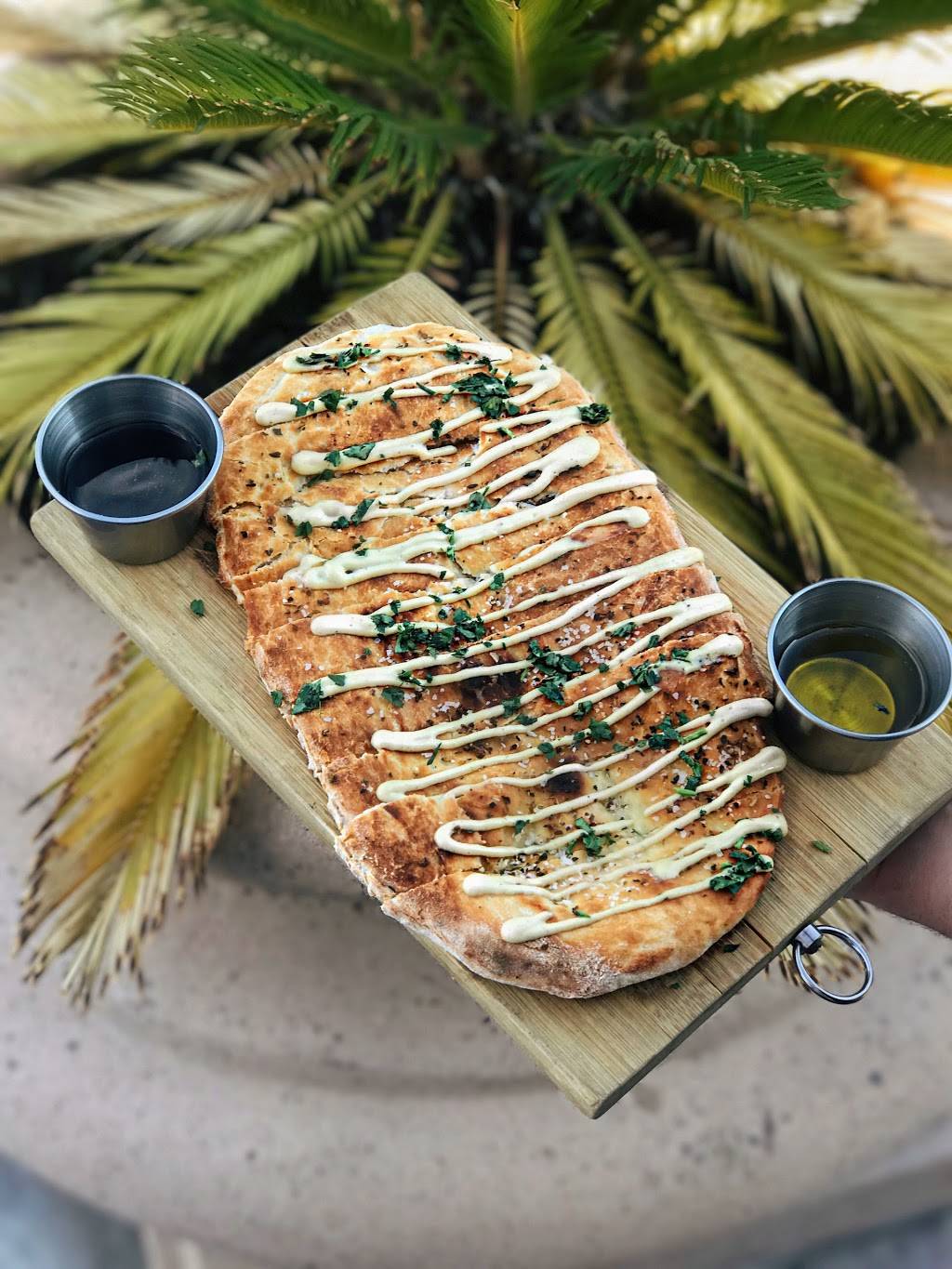 The Iconic Eats | restaurant | 23460 Cinema Dr suite a, Santa Clarita, CA 91355, USA | 6614819404 OR +1 661-481-9404