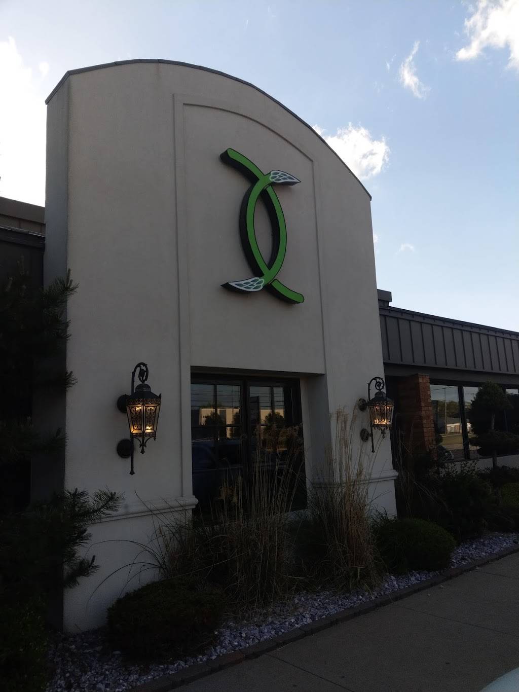 Asparagus | restaurant | 7876 Broadway, Merrillville, IN 46410, USA | 2197940000 OR +1 219-794-0000