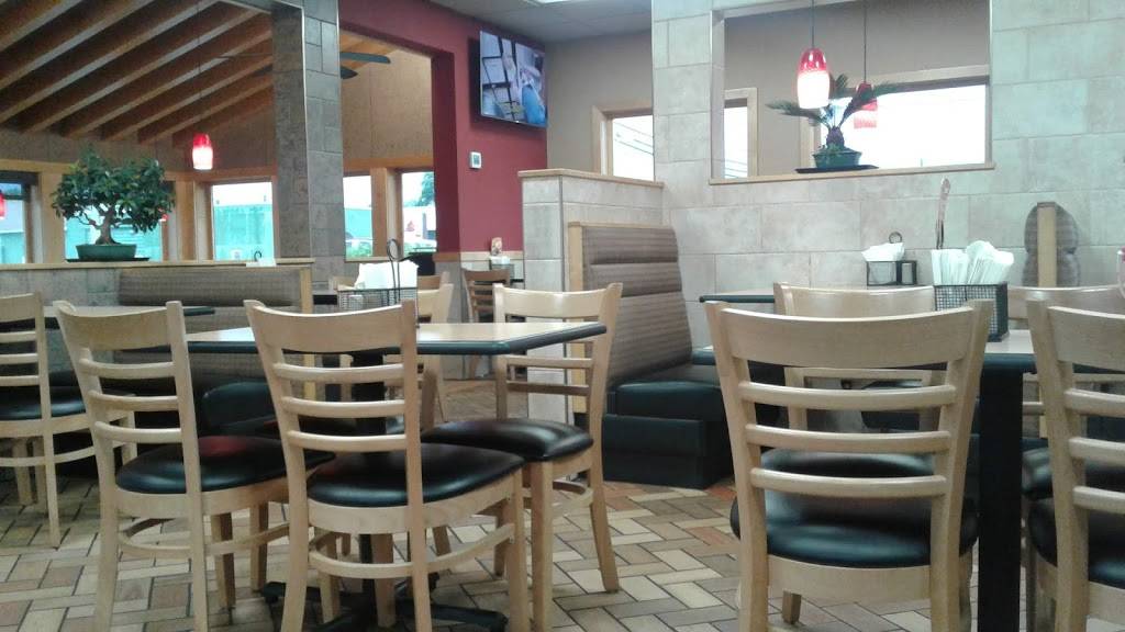 Dairy Queen Grill & Chill | restaurant | 802 N Ladd St, Pontiac, IL 61764, USA | 8158443222 OR +1 815-844-3222