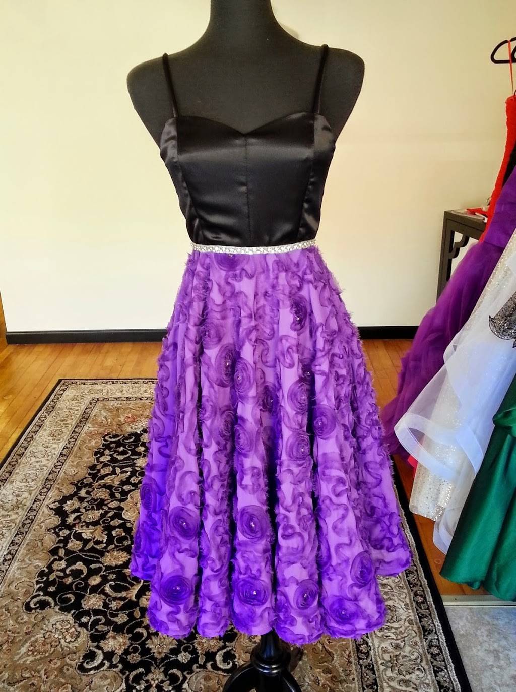 Alexis Kay Designs, Inc. Bridal and Formal Wear | restaurant | 128 E Lincoln Hwy, DeKalb, IL 60115, USA | 8157626558 OR +1 815-762-6558