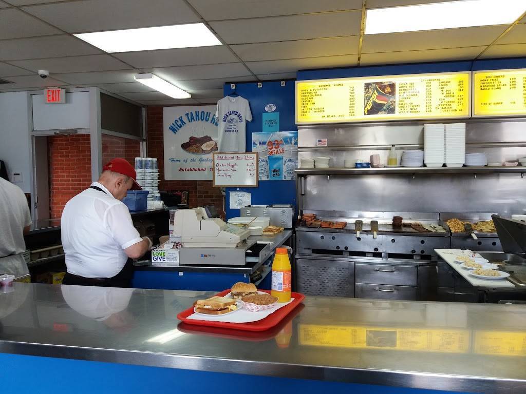 Nick Tahou Hots | restaurant | 320 W Main St, Rochester, NY 14608, USA | 5854360184 OR +1 585-436-0184