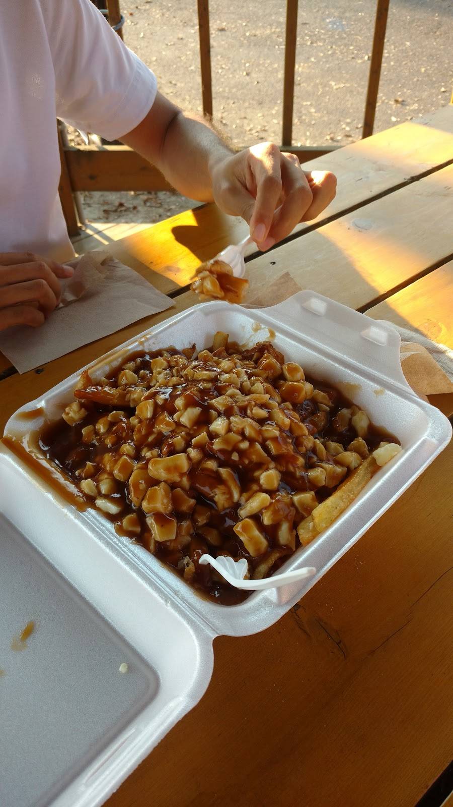 La Patate A Carlo | restaurant | 123 Route Principale E, Sainte-Cécile-de-Masham, QC J0X 2W0, Canada | 8194564545 OR +1 819-456-4545