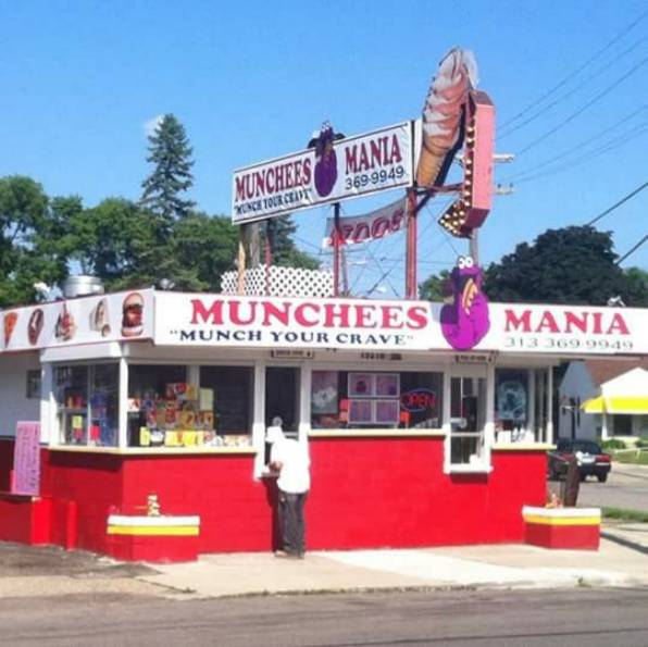 Munchees Mania | restaurant | 19310 Conant St, Detroit, MI 48234, USA | 3133699949 OR +1 313-369-9949