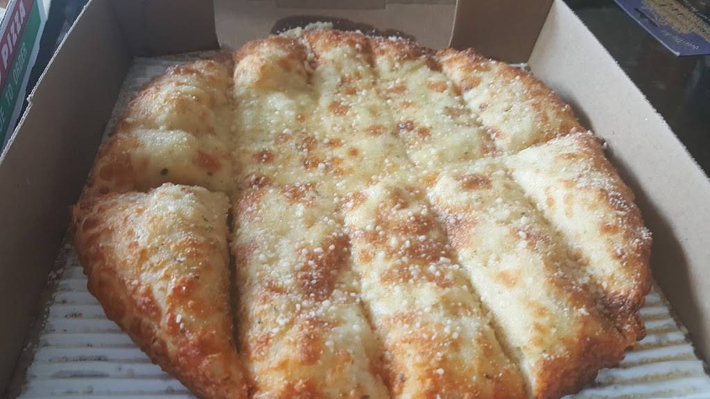 Cloverleaf Pizza | restaurant | 15670 13 Mile Rd, Roseville, MI 48066, USA | 5867710180 OR +1 586-771-0180