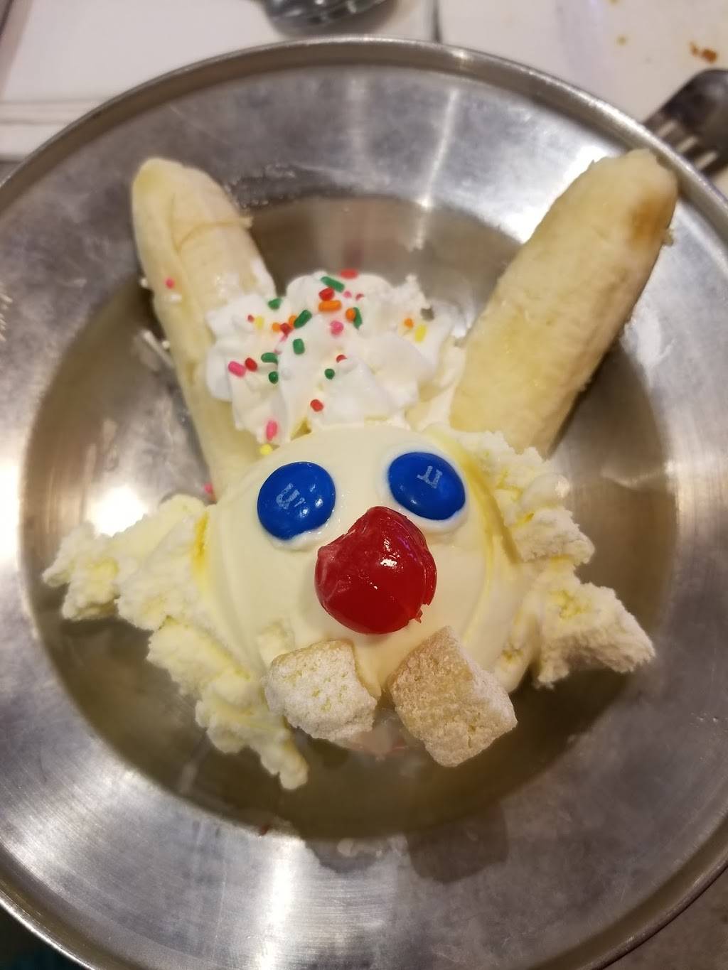 Friendlys | restaurant | 412 Crain Hwy, Glen Burnie, MD 21061, USA | 4107684910 OR +1 410-768-4910