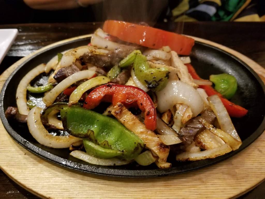 Los Primos Sazon | restaurant | 10301 S Roberts Rd, Palos Hills, IL 60465, USA | 7085293734 OR +1 708-529-3734