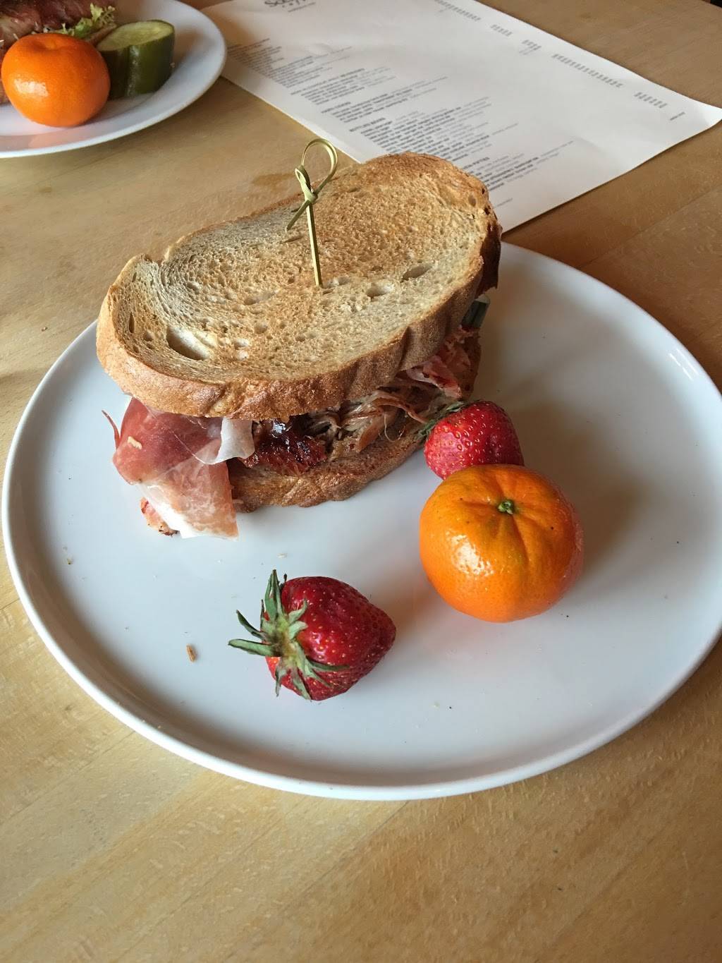 New Scenic Café | cafe | 5461 N Shore Dr, Duluth, MN 55804, USA | 2185256274 OR +1 218-525-6274