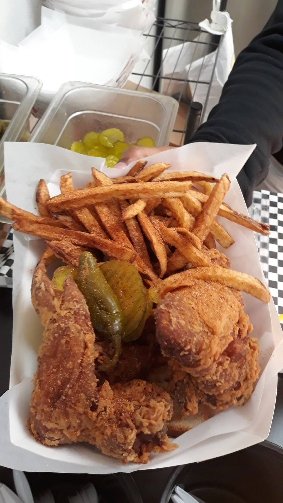 Daddy Macs Chicken | restaurant | 1050 N Westmoreland Rd, Dallas, TX 75211, USA | 4698281999 OR +1 469-828-1999