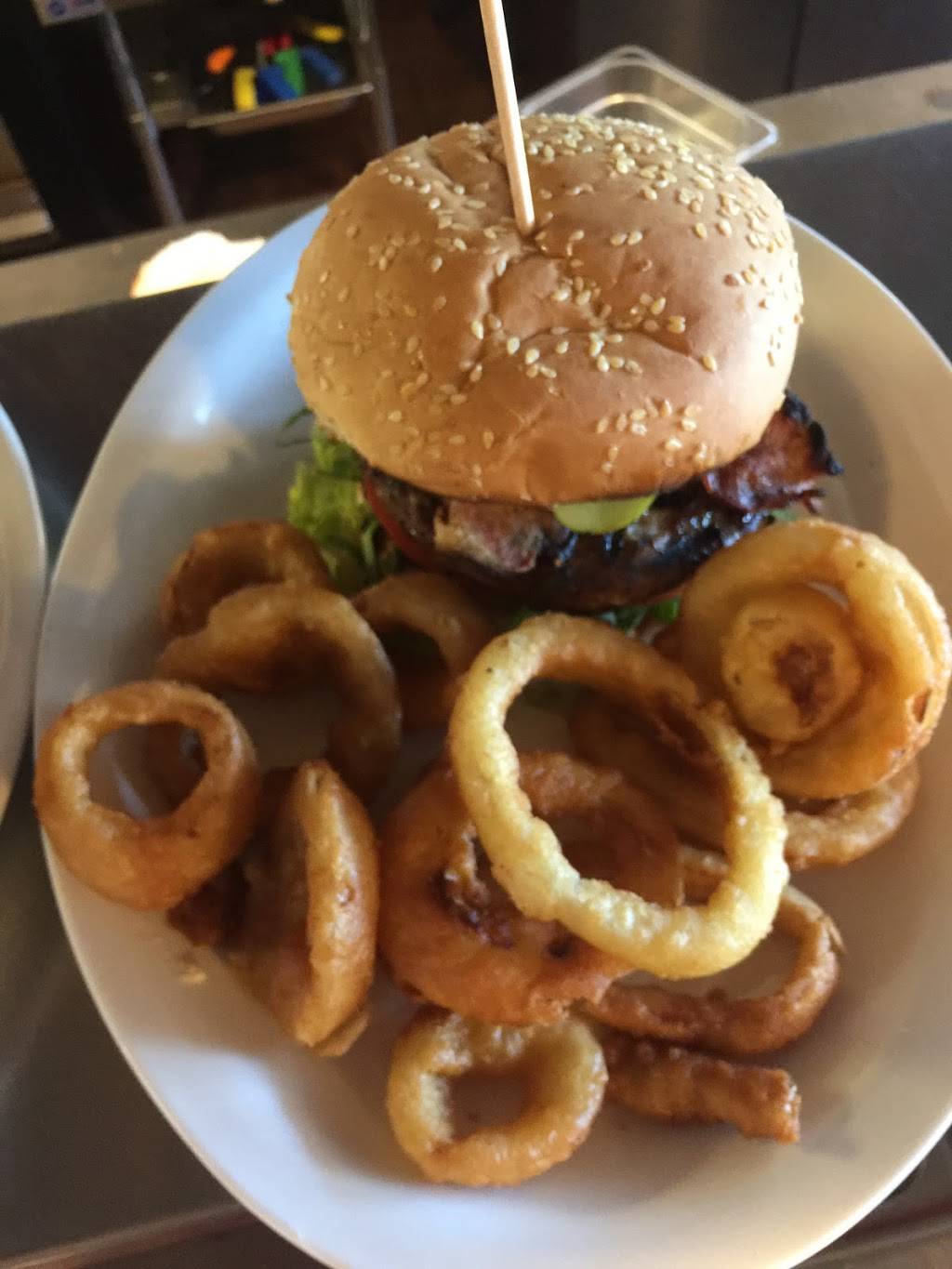 Bolton Jacks | restaurant | 12612 Hwy 50, Bolton, ON L7E 1T6, Canada | 9055333100 OR +1 905-533-3100