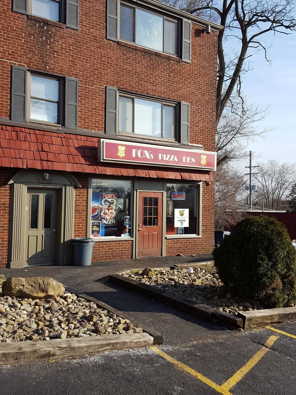 Foxs Pizza Den | restaurant | 1500 Radford Rd, Pittsburgh, PA 15227, USA | 4128816450 OR +1 412-881-6450