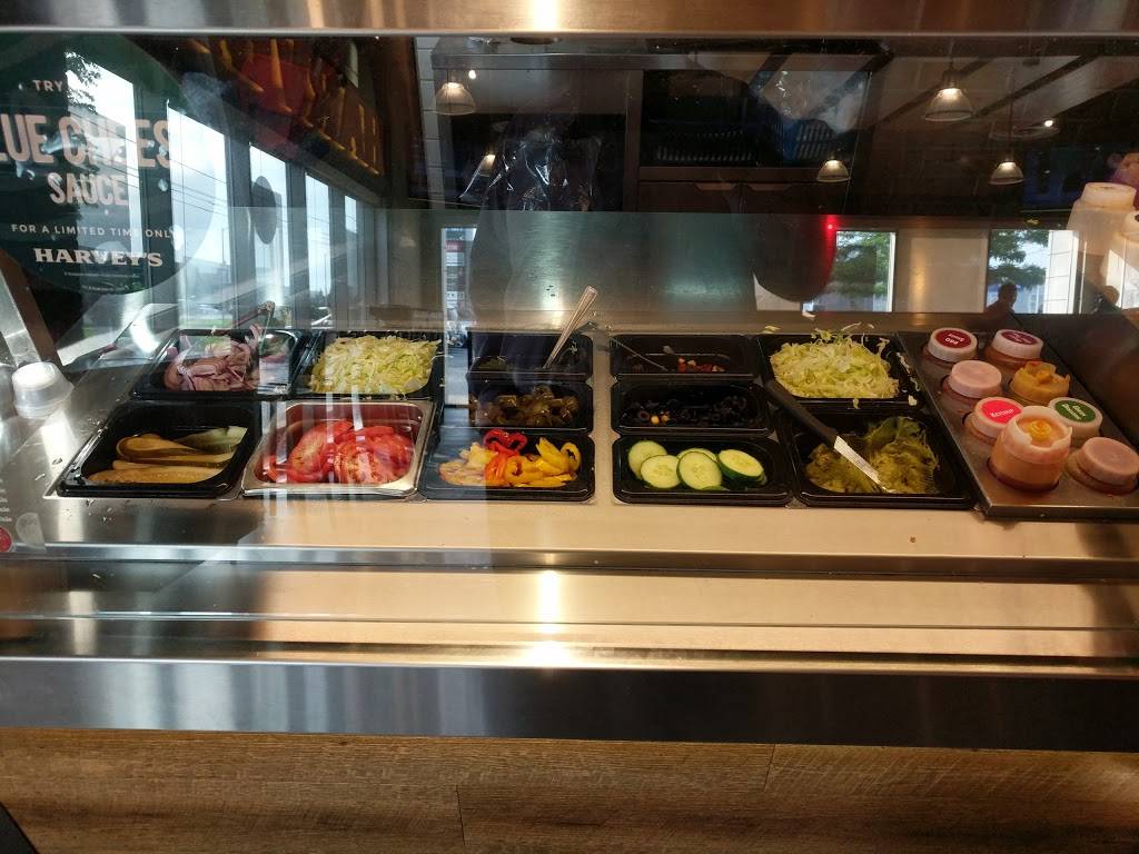 Harveys | restaurant | 5980 McLaughlin Rd, Mississauga, ON L5R 3X9, Canada | 9055070838 OR +1 905-507-0838