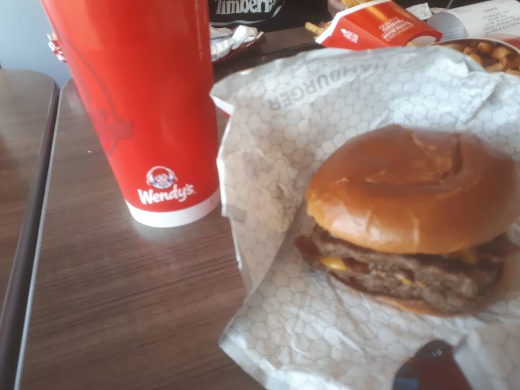 Wendys | restaurant | 401 Simcoe St, Tillsonburg, ON N4G 5V7, Canada | 5196885183 OR +1 519-688-5183