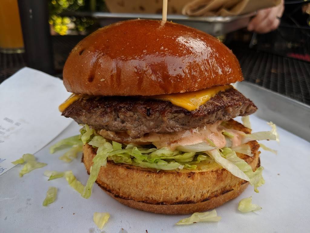 Rounds Premium Burgers | restaurant | 46 N Lake Ave, Pasadena, CA 91101, USA | 6263049810 OR +1 626-304-9810