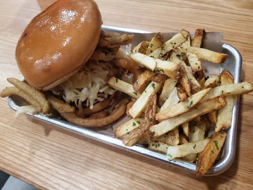 The Meating Place | restaurant | 121 E Main St, Norman, OK 73069, USA | 4058577431 OR +1 405-857-7431