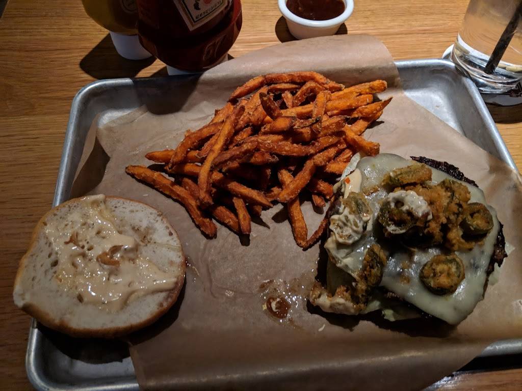 BJs Restaurant & Brewhouse | restaurant | 7880 Mentor Ave, Mentor, OH 44060, USA | 4402761360 OR +1 440-276-1360