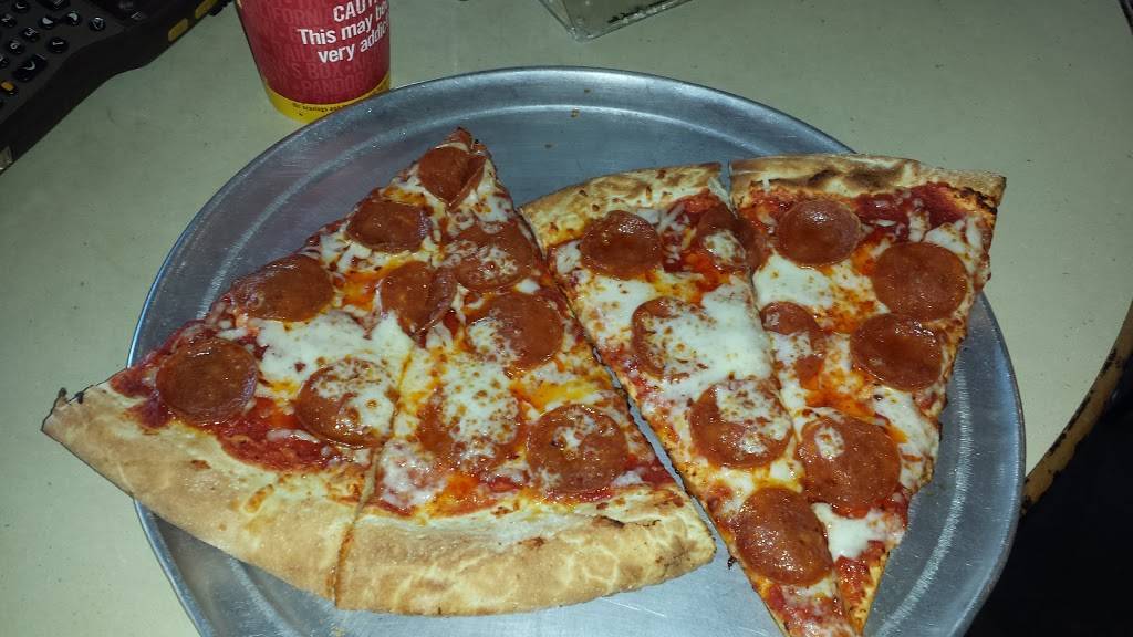 Extreme Pizza | restaurant | 941 W Broad St, Richmond, VA 23220, USA | 8043592030 OR +1 804-359-2030