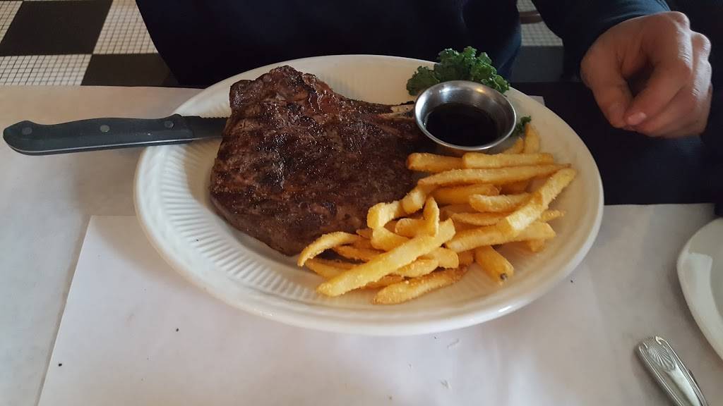 Idlewile Inn | restaurant | 1306 Main St, St Cloud, WI 53079, USA | 9209994404 OR +1 920-999-4404