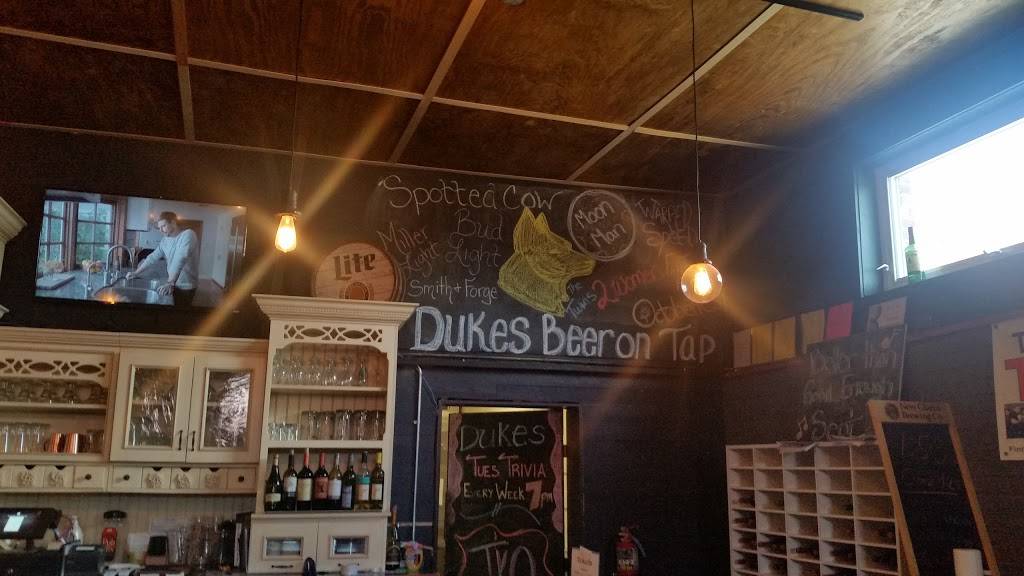 Dukes Brewpub and Ale House | restaurant | 105 E Chapel St, Dodgeville, WI 53533, USA | 6089302900 OR +1 608-930-2900