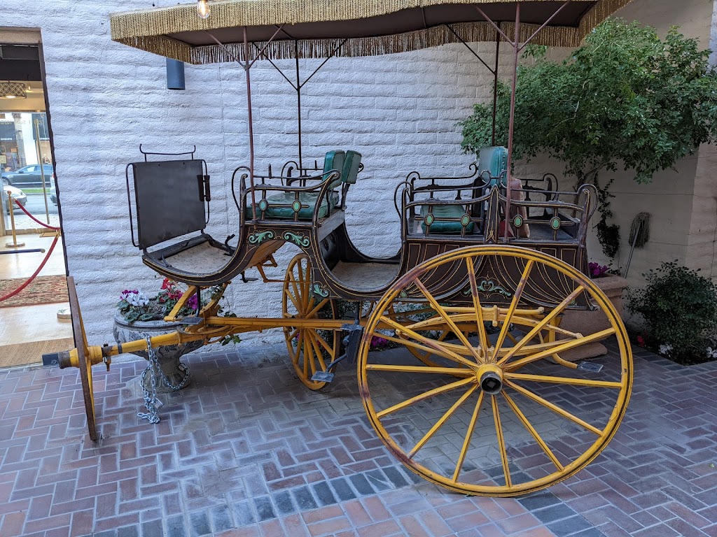 The Shops on El Paseo | shopping mall | 73-061 El Paseo, Palm Desert, CA 92260, USA | 7603414058 OR +1 760-341-4058