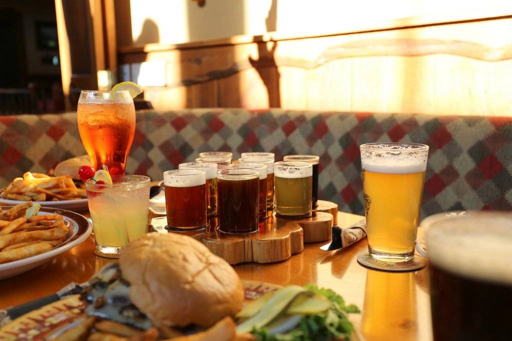 Wisconsin Dells Brewing Co. | restaurant | 110 Wisconsin Dells Pkwy S, Wisconsin Dells, WI 53965, USA | 6082541122 OR +1 608-254-1122