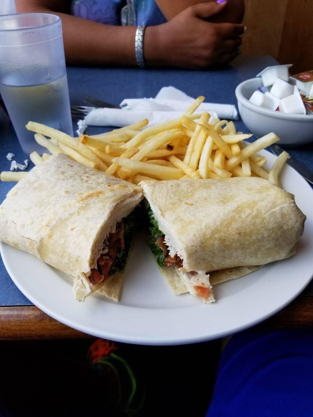 Biscuits | restaurant | 26 Lake Ave, Oak Bluffs, MA 02557, USA | 5086932033 OR +1 508-693-2033