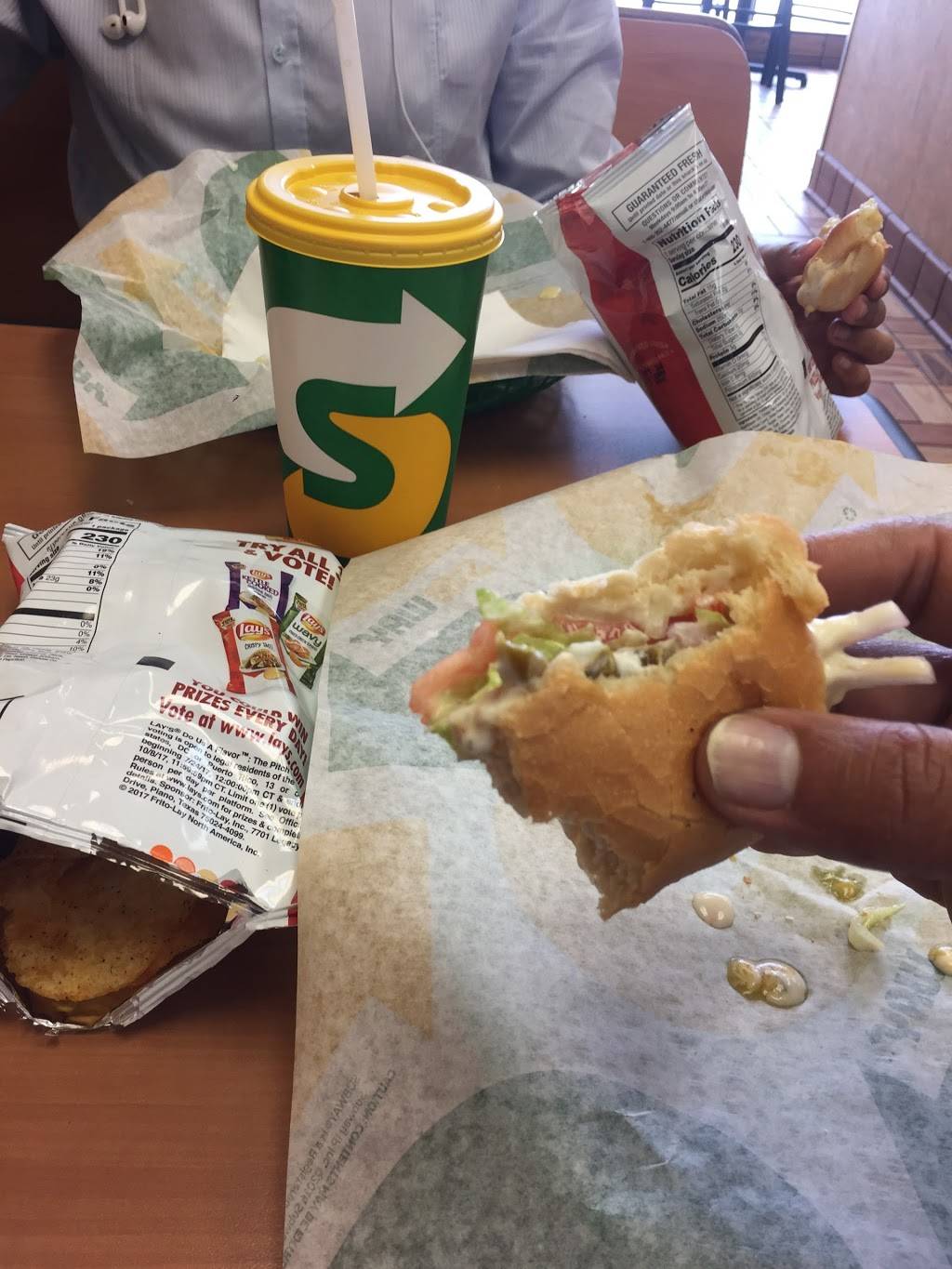 Subway | restaurant | 524 E Wooster St, Bowling Green, OH 43402, USA | 4193528500 OR +1 419-352-8500
