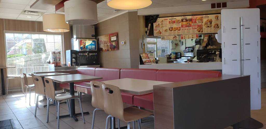 KFC | restaurant | 4200 W 55th St, Chicago, IL 60632, USA | 7737353335 OR +1 773-735-3335