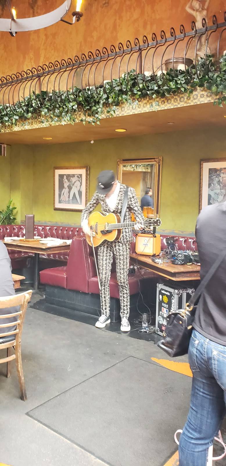 Habana Restaurant | restaurant | 2930 Bristol St, Costa Mesa, CA 92626, USA | 7145560176 OR +1 714-556-0176