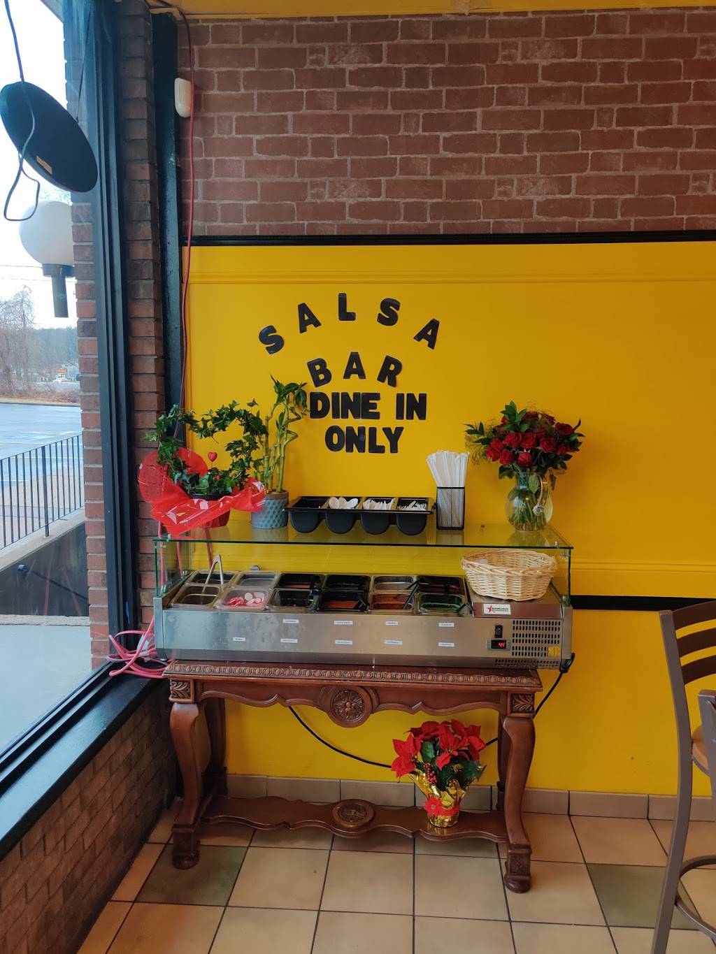 Salsas 4 Taqueria | restaurant | 2434 Berlin Turnpike #3, Newington, CT 06111, USA | 8609999065 OR +1 860-999-9065