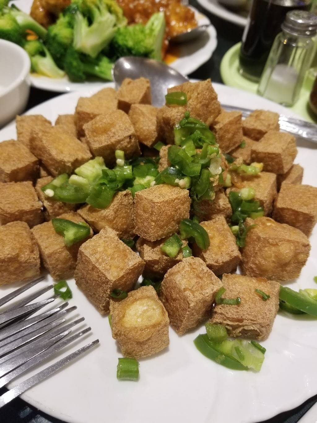 MW Chinese Gourmet 新興隆 | restaurant | 36659 Fremont Blvd, Fremont, CA 94536, USA | 5107951018 OR +1 510-795-1018