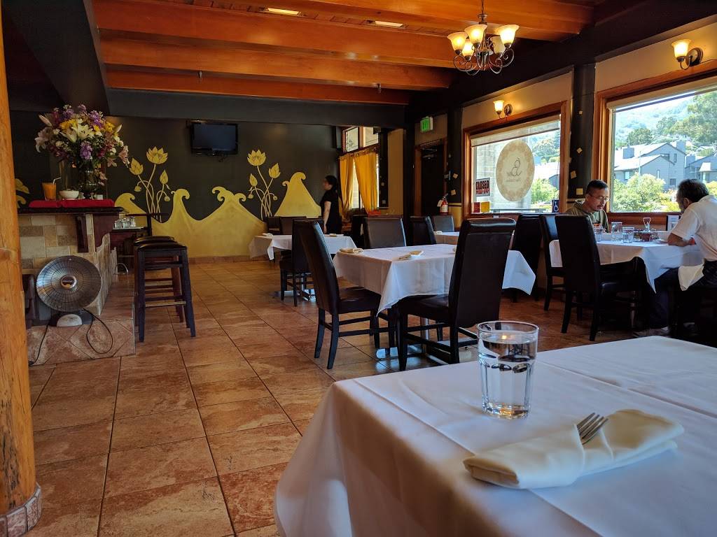 Bua Thai | restaurant | 2633 Bridgeway, Sausalito, CA 94965, USA | 4158879488 OR +1 415-887-9488